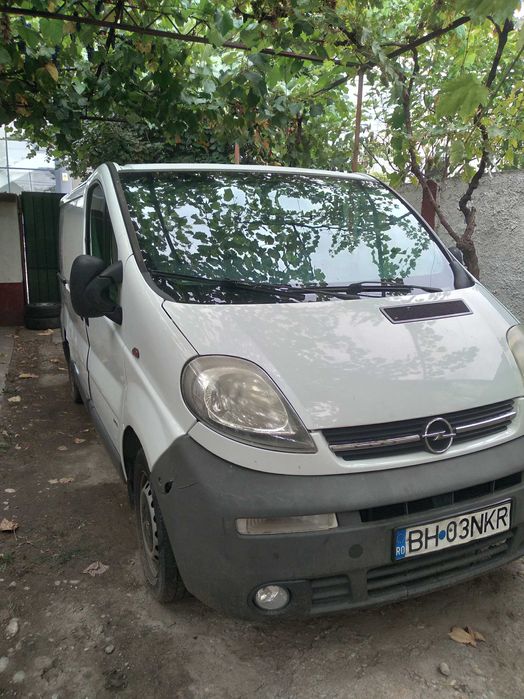 Opel Vivaro 1.9 Tdi an 2001, pentru marfa, inclus suport acoperis