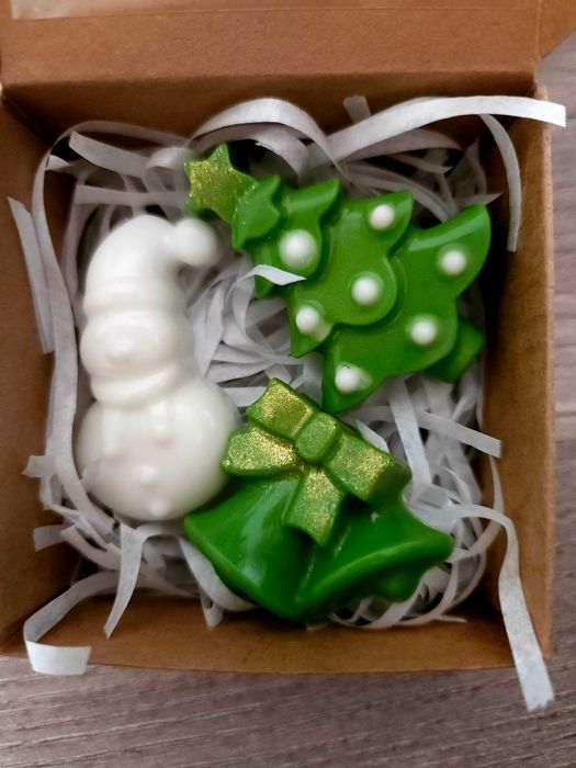 Коледни свещички и сапунчета