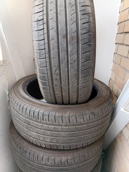 Продам.  шины 18