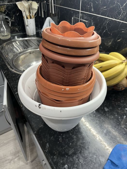Продам горшки для цветов