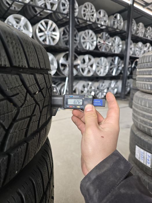 4 Броя 215/60/17 Dunlop 2x8,2mm 2x6mm 24dot