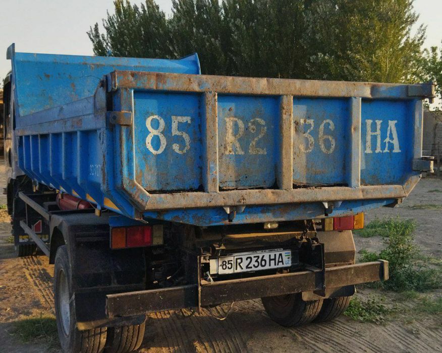 Isuzu yuk avtomashinasi