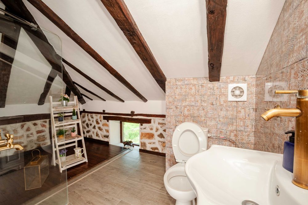 Продава се Къща в с. Арда, Област Смолян - 260 кв.м за 1116 €/кв.м - Снимка #15