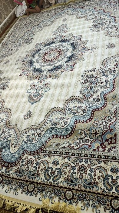 Продам ковры новый  3-4 м . 2-3 м