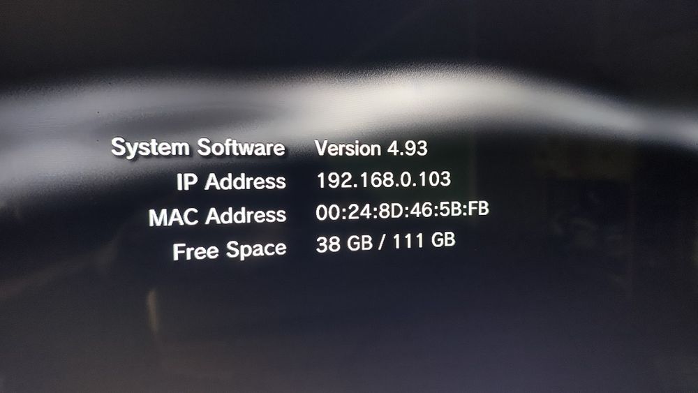 PlayStation 3 slim perfect funcțional cu maneta și joc
