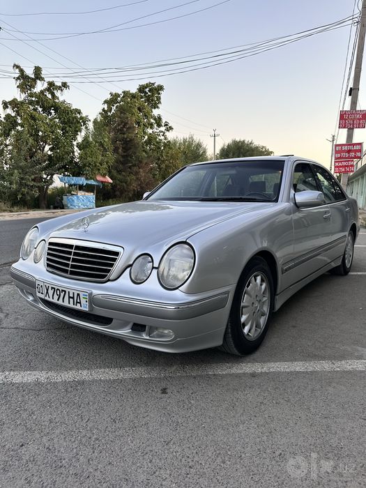 Mercedes benz w210. E200