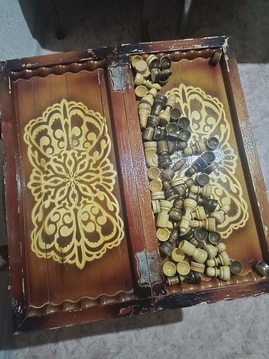 Продам шахматную доску, три в одном