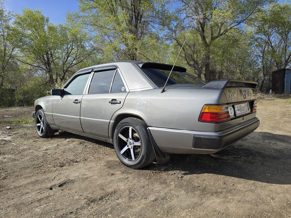 Продам Mercedes W124.