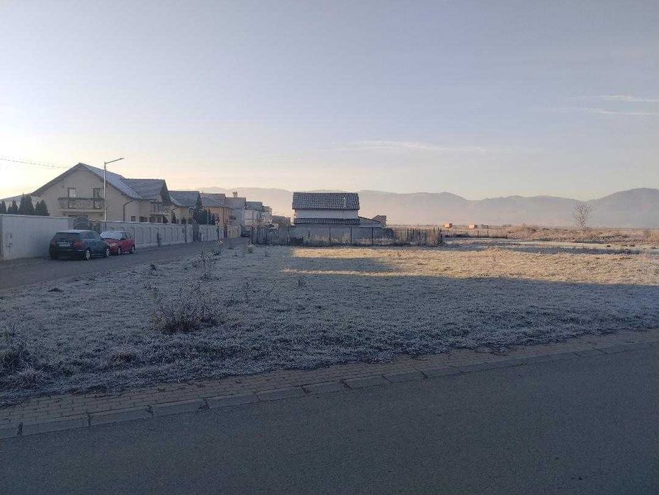 De vanzare un teren intravilan cu o suprafata de 800 mp, cu utilitati