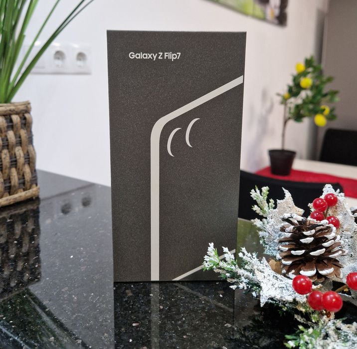 Galaxy Z Flip 7 5G 256GB. SIGILAT / Red