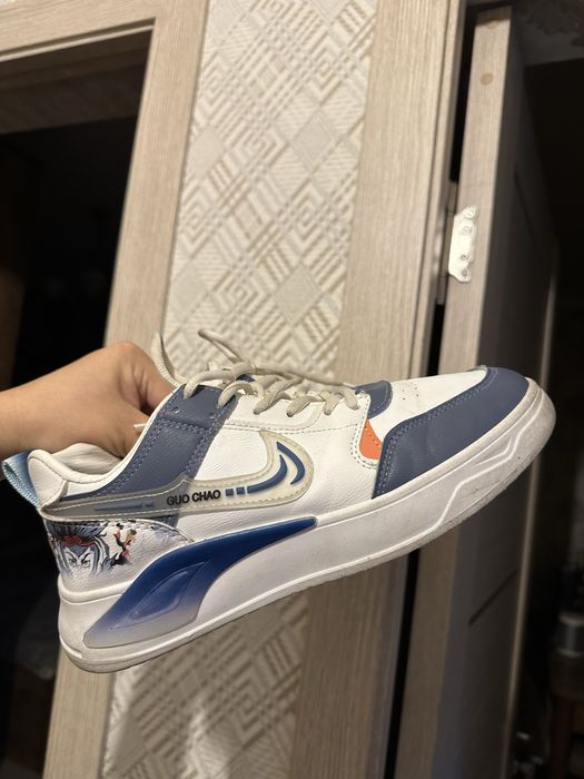 Кроссовки в хорошем состоянии