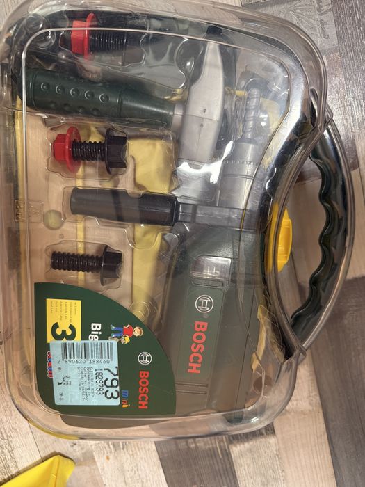 Bosch klein mini куфарче с инструменти бормашина
