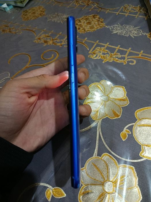 Redmi 9.a yaxshi sostayenada orginnal zaryadchiklari bo 32/2  tiniq