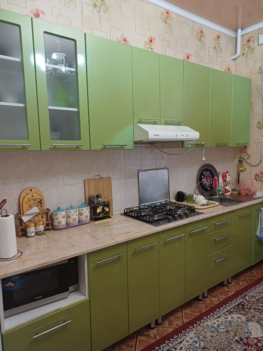 Срочно продам кухонный