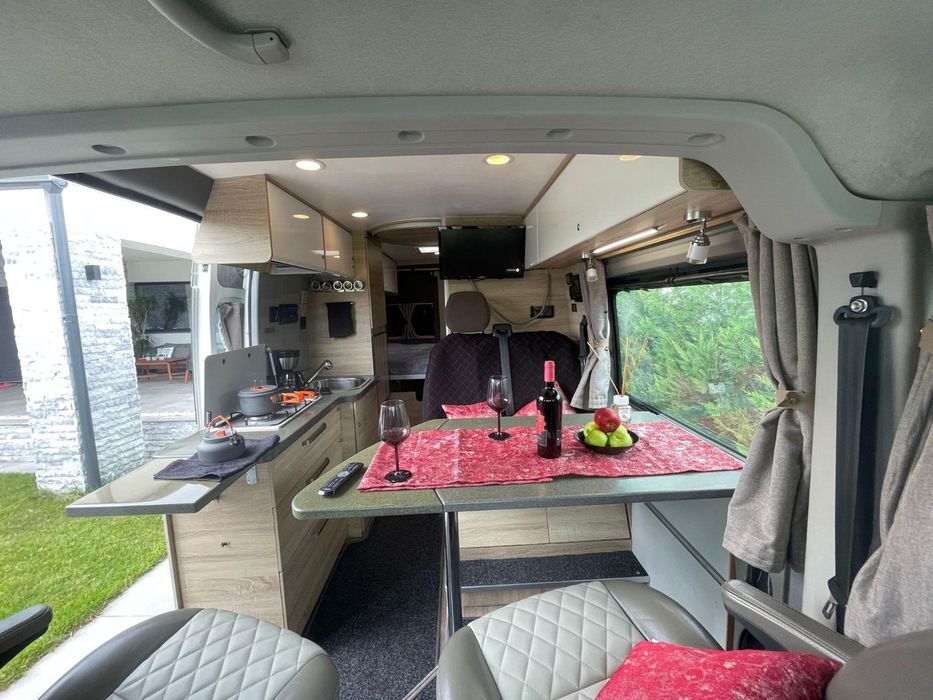 Autorulota Fiat Ducato cu interior Knaus