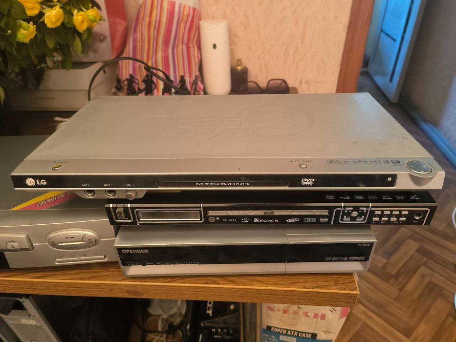 DVD-плееры и видеомагнитофоны