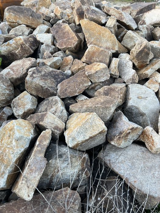 Piatra pentru cascade si iazuri! urgent!