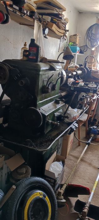 Настолна бормашина и струг