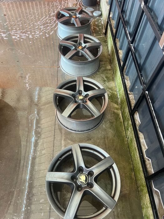 Mercedes 18 Vw Skoda