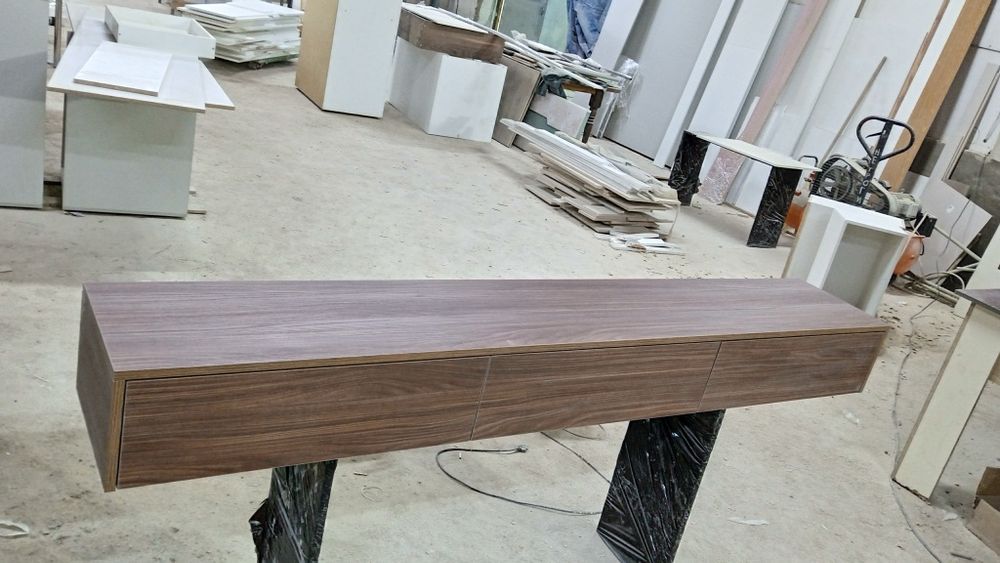 Навесная тумба под телевизор