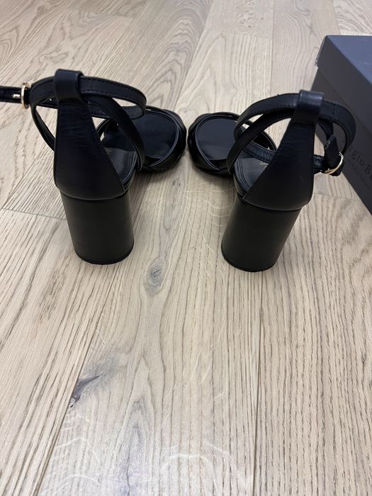 Sandale negre de piele Sergio Bardi