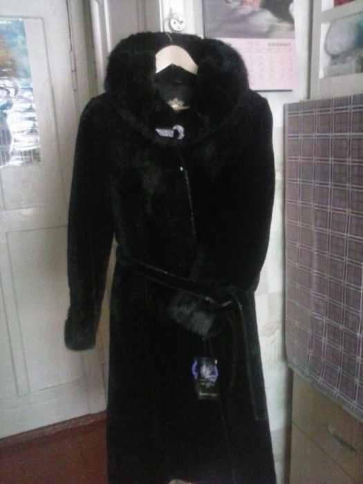 Продам шубу новую