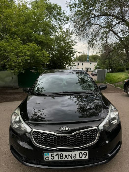 Kia Cerato 2013 .
