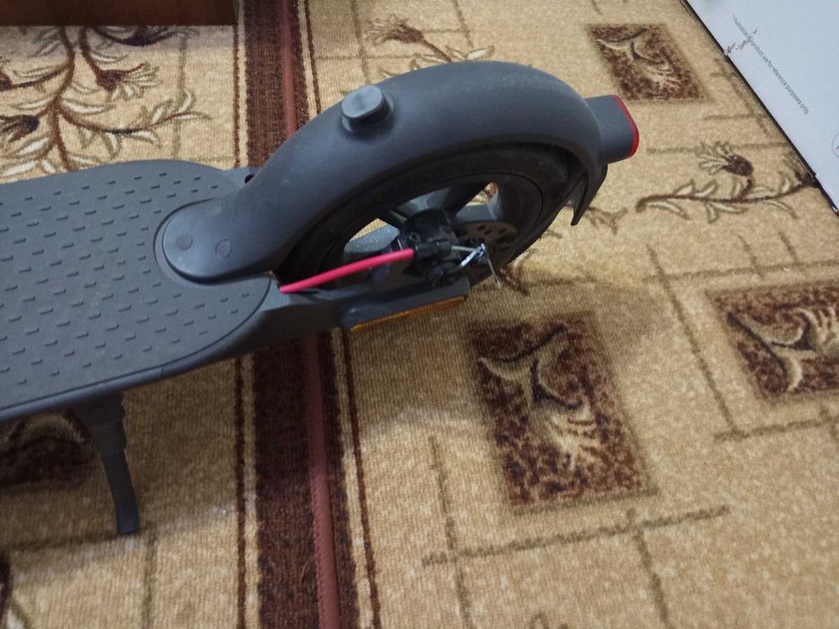 Vand trotineta electrica cu garantie Xiaomi Mi Electric Scooter Pro 2