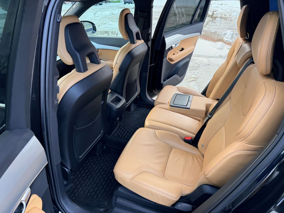 Volvo XC90 an 2017-2.0d/235 CP- D5/AWD-unic proprietar!