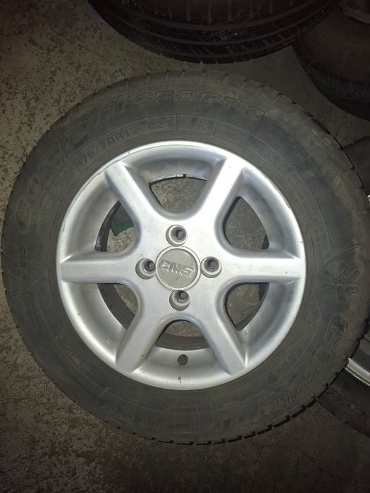 Продам комплект шин с дисками