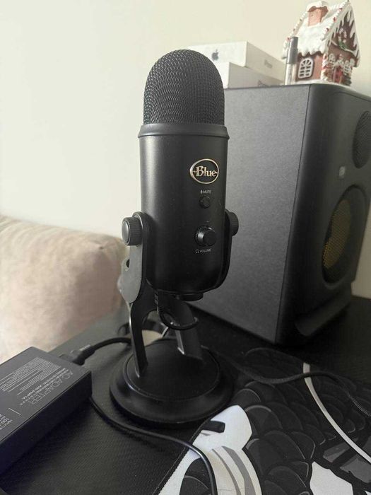 Микрофон Blue Yeti Черный Б/У
