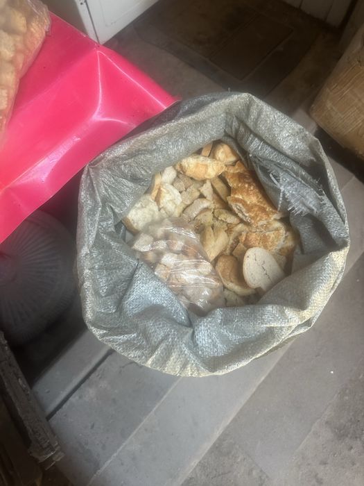 Сухой Хлеб для скотины