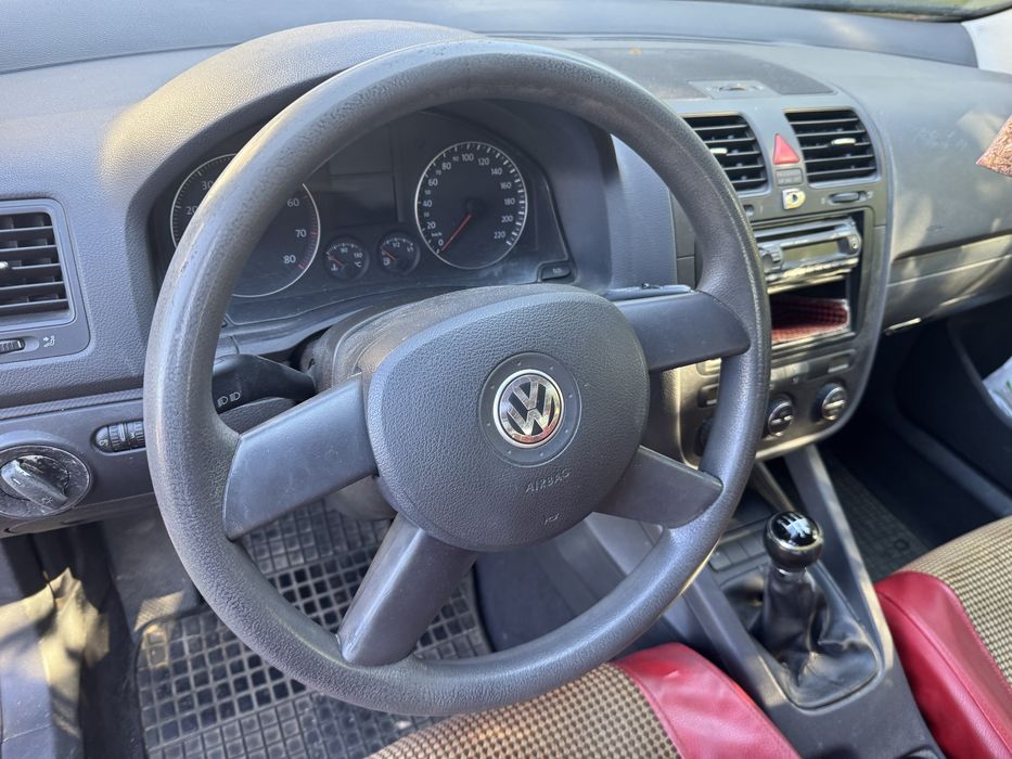 Volkswagen Golf 2005 benzină, 1.617 € — imagine 3