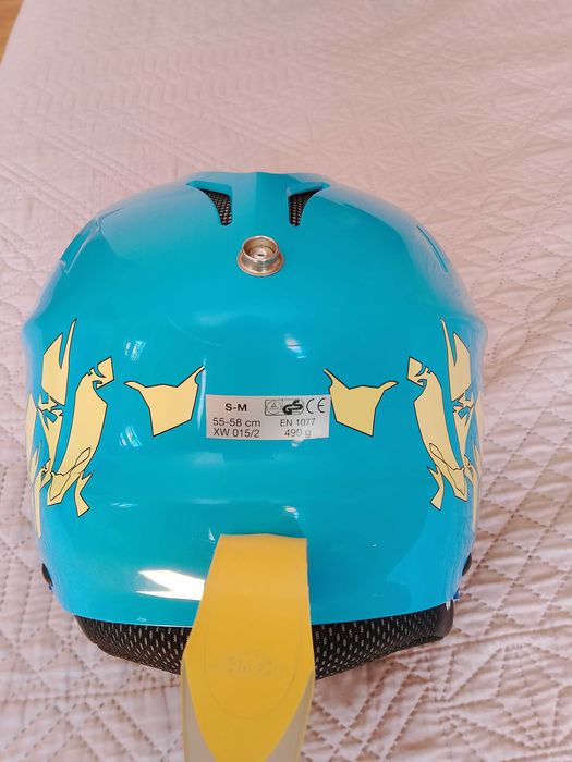 Спортна каска за ски UVEX