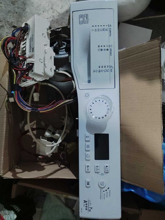 Пералня Hotpoint fmg723