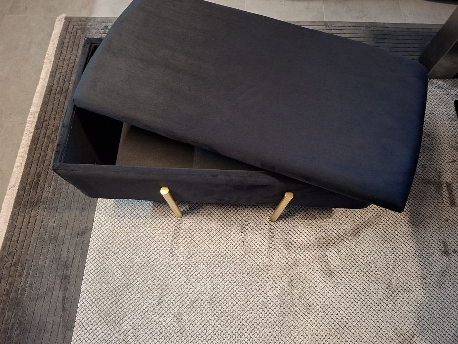 Стилна черна табуретка тип ракла