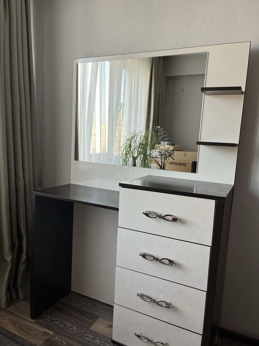 Продам спальный гарнитур