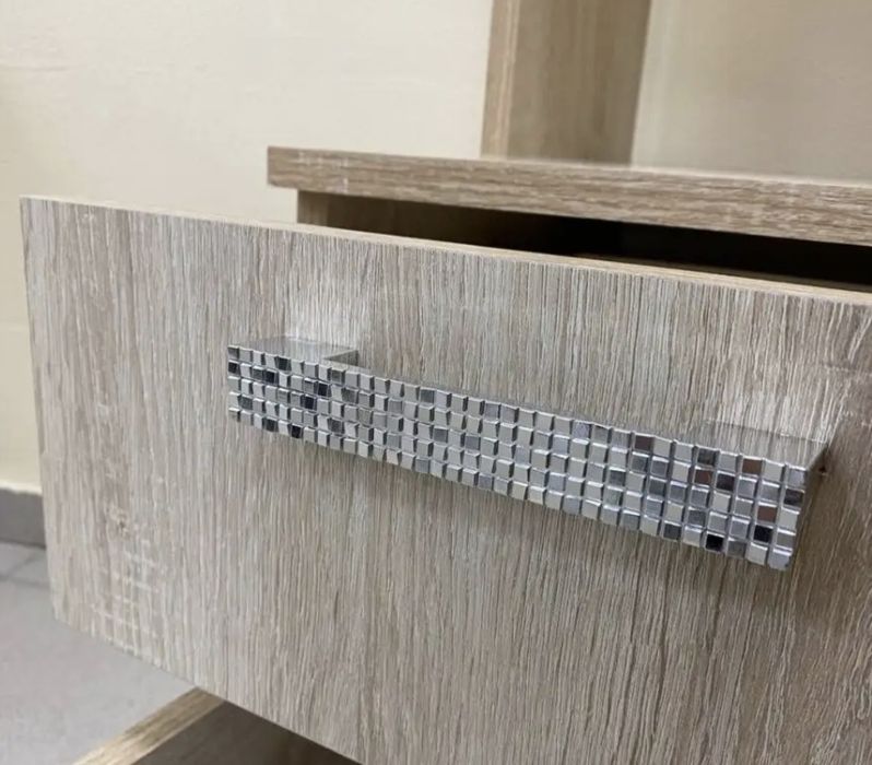 Прикроватная тумба (шкафчик)