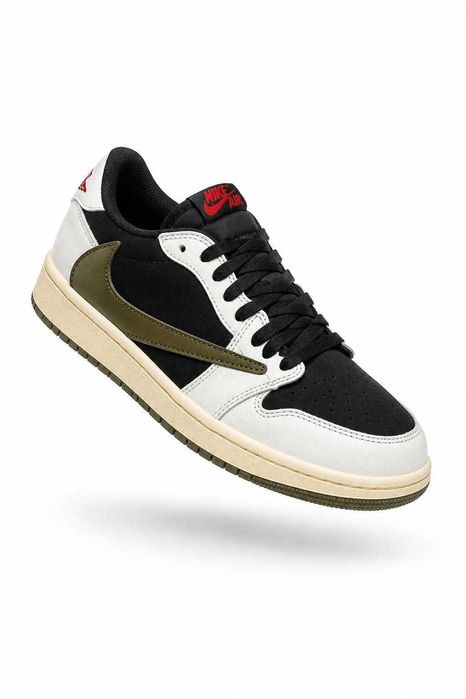 Кроссовки Travis Scott x Air Jordan 1 Low OG, размеры от 40 до 45.