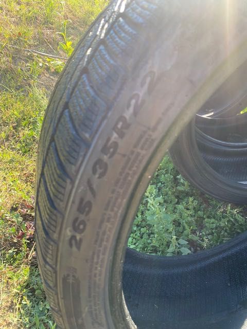 Anvelope iarnă GRIPMAX 265/35 R22 – DOT 2725 – ~8 mm profil – 5 bucăți