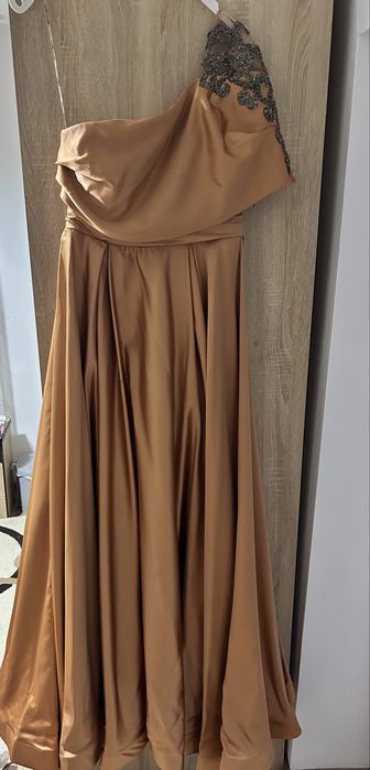 Rochie eleganta lunga culoarea coniac, marimea 42
