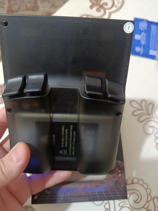 Mini playstation qoʻlda oynidigan bolalar uchun