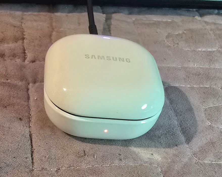 Samsung Galaxy buds FE