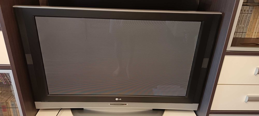 Продам телевизор LG