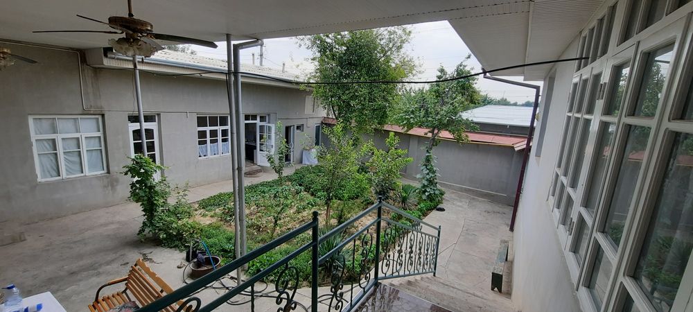 Xovli sotiladi qoraqamishda