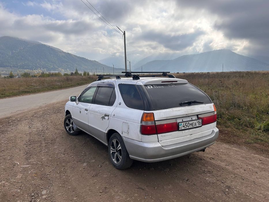 Nissan R’nessa 1998
