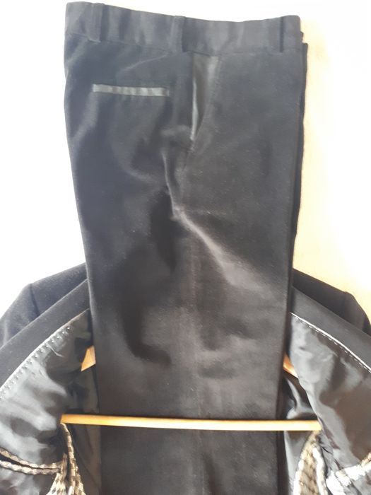 Продаю костюм в школу