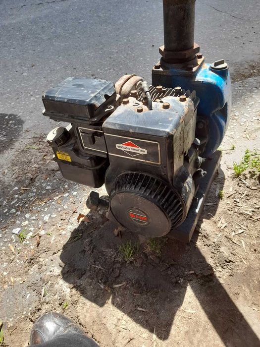 Водна помпа 4 цола с американски двигател четири тактов 5 конски сили