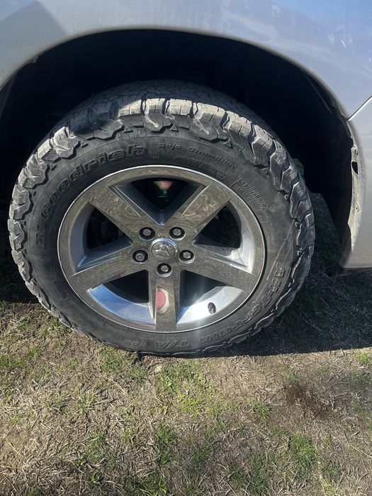 DODGE RAM 1500 HEMI 5.7 liter