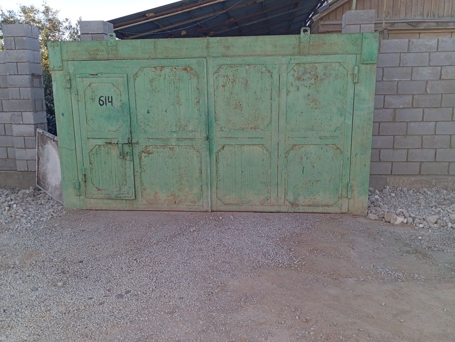 Дарвоза сотилади